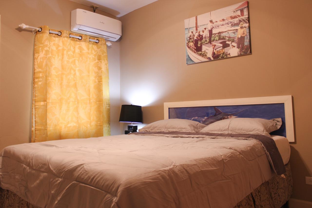 נסאו Hibiscus Inn Hotel מראה חיצוני תמונה