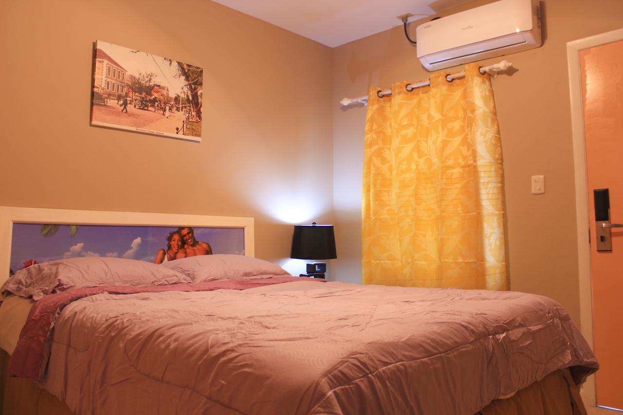 נסאו Hibiscus Inn Hotel מראה חיצוני תמונה