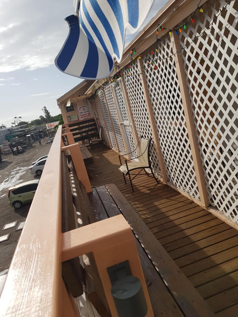נסאו Hibiscus Inn Hotel מראה חיצוני תמונה
